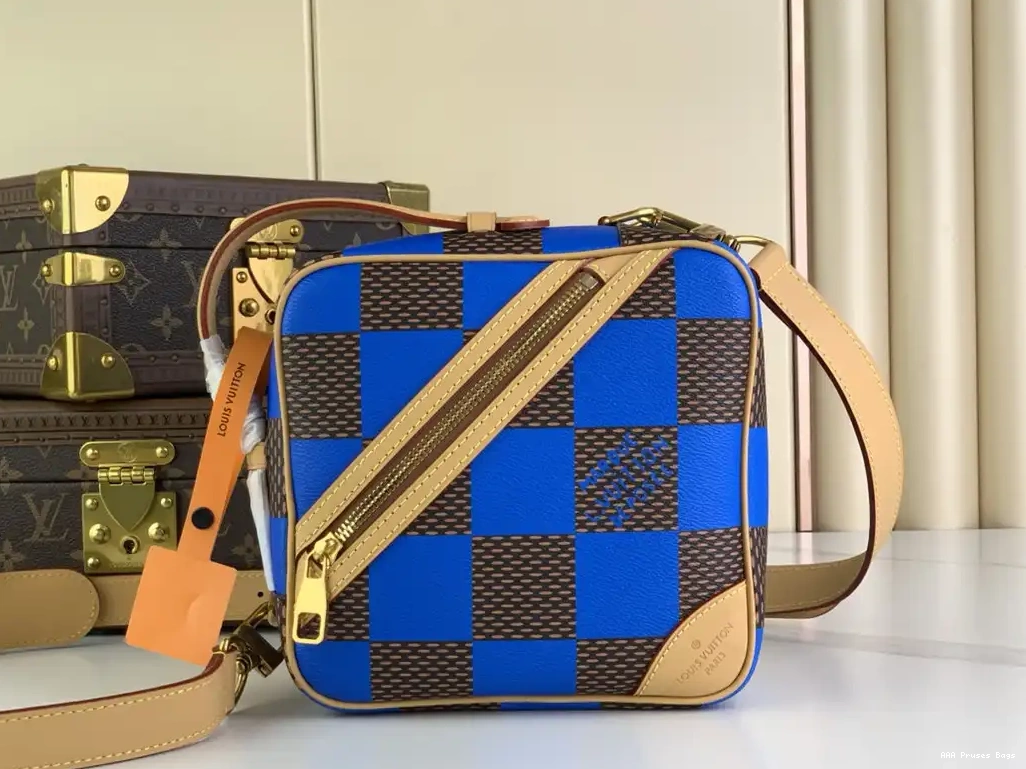 AAA Pruses Bags Chess LOUIS Messenger-24*24*8CM VUITTON 0522
